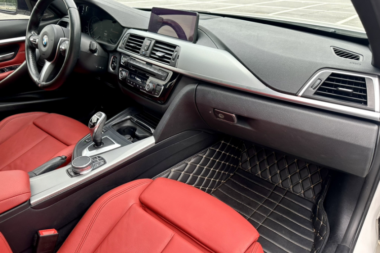 宝马3系 2019款 320i M运动曜夜版局部细节41