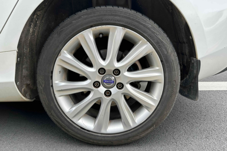 沃尔沃V40 2016款 T4 智雅版车身外观6004