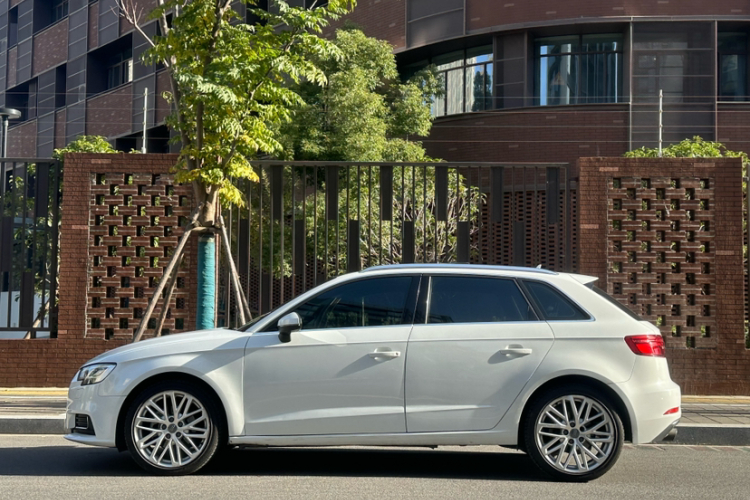 奥迪A3 2018款 30周年年型 Sportback 35 TFSI 风尚型车身外观6003