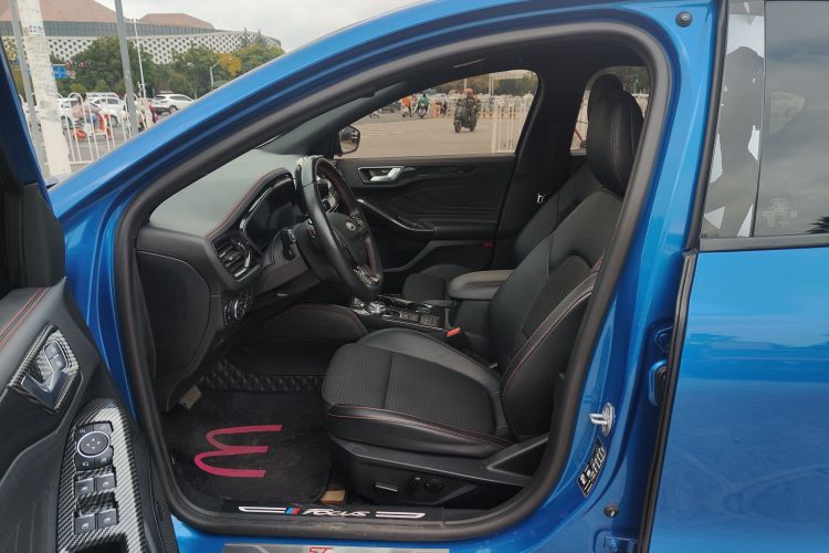 福特 福克斯 2021款 三厢 EcoBoost 180 自动ST Line中控内饰7005