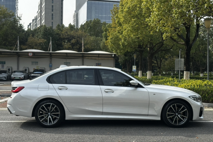 宝马3系 2021款 改款 320Li M运动套装车身外观6009