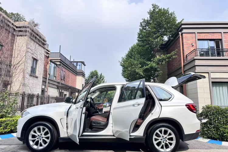 宝马X5(进口) 2014款 xDrive35i 典雅型车身外观6010