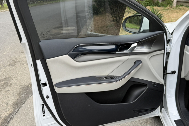 比亚迪 秦PLUS 2021款 EV 400KM 豪华型中控内饰7009