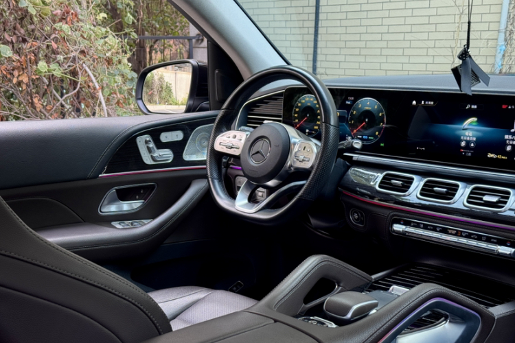奔驰GLS 2023款 改款 GLS 450 4MATIC 时尚型中控内饰7005