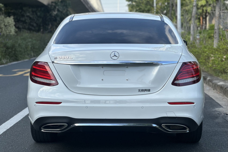 奔驰E级 2020款 E 300 L 运动时尚型车身外观6007