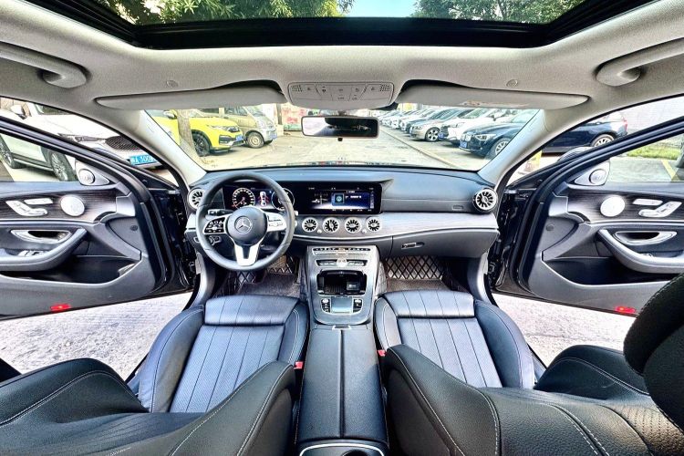 奔驰E级 2019款 E 200 L中控内饰7003