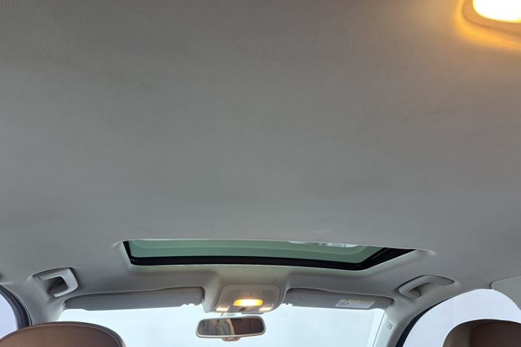 奥迪A6L 2018款 30周年年型 35 TFSI 时尚型局部细节22