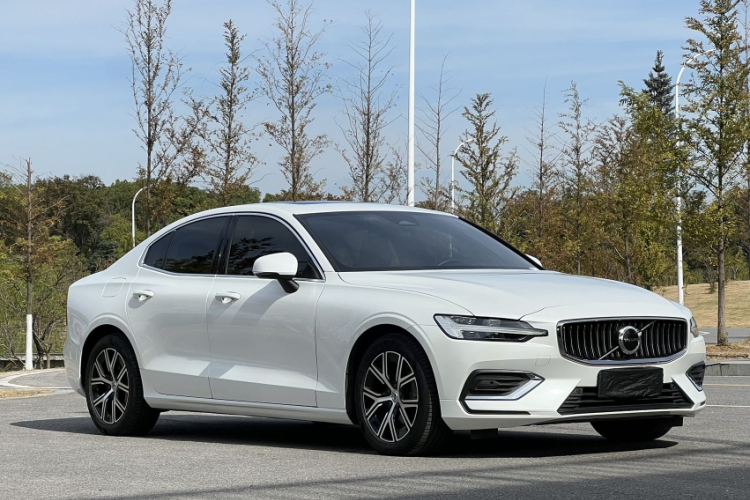 沃尔沃S60 2024款 B4 智逸豪华版车身外观6002