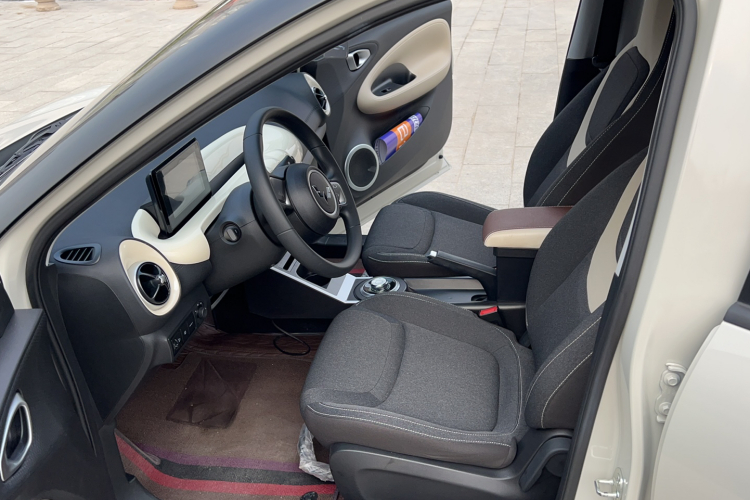 五菱汽车 五菱缤果 2024款 203km 轻享款局部细节19