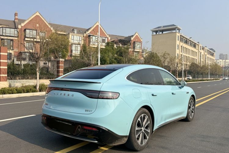 鸿蒙智行 智界R7 2025款 增程 251km Max车身外观6005