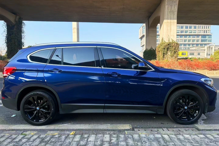 宝马X1 2020款 sDrive20Li 时尚型车身外观6002