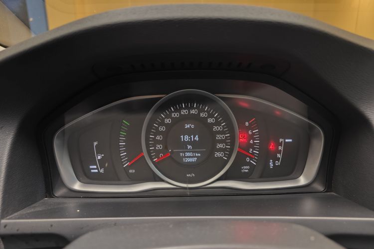 沃尔沃S60 2017款 S60L T3 智进版中控内饰15