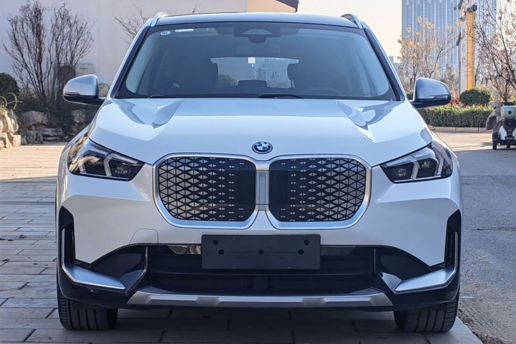 宝马iX1 2023款 xDrive30L X设计套装车身外观6001