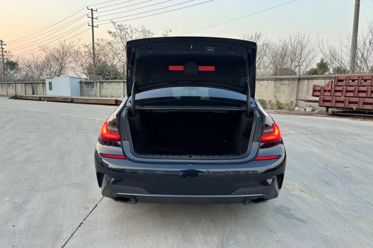 宝马3系 2022款 325Li M运动曜夜套装局部细节23