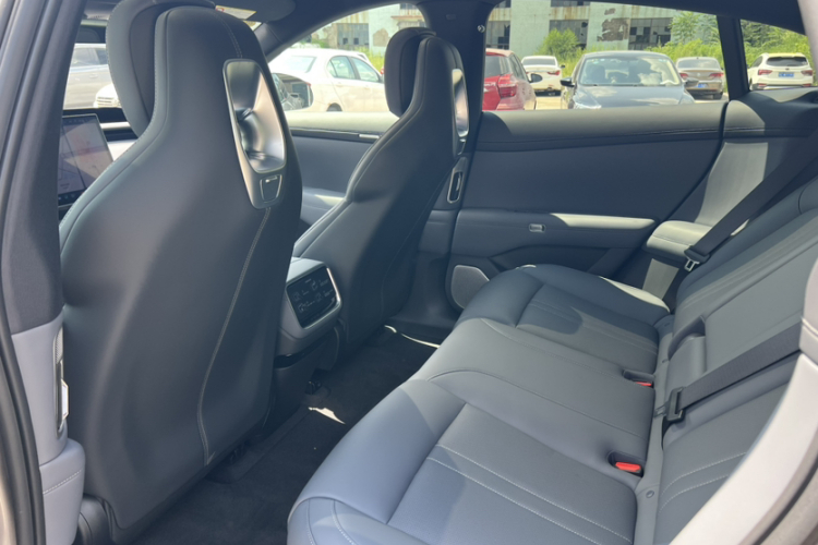 小米汽车 小米YU7 2025款 超长续航后驱版中控内饰7008