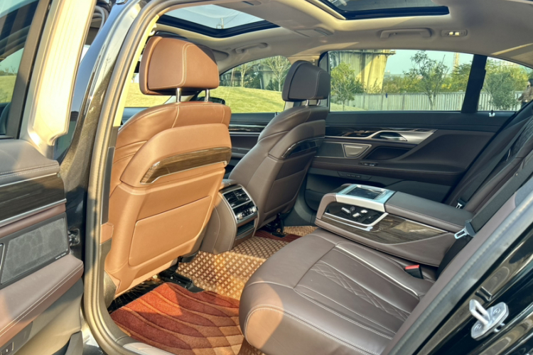 宝马7系 2021款 730Li 豪华套装中控内饰7007