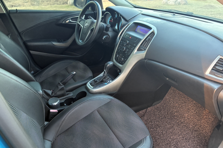 别克 英朗 2013款 XT 1.6L 自动时尚版中控内饰7006