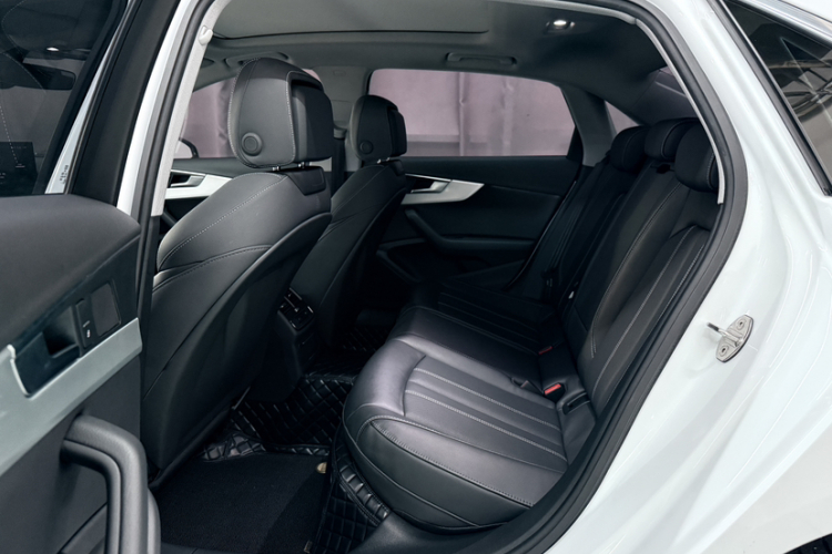 奥迪A4L 2023款 40 TFSI 时尚动感型中控内饰7002