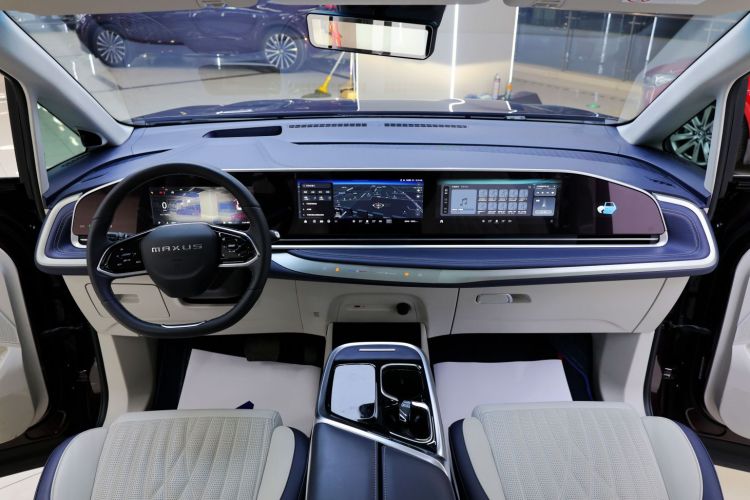 上汽大通MAXUS 大通G90 2022款 2.0T 星际七座版中控内饰7003