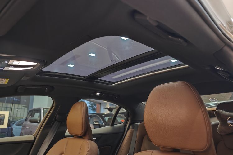 沃尔沃S60 2024款 B4 智逸豪华版中控内饰7001