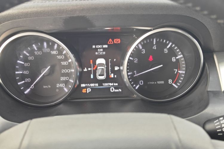 路虎 揽胜极光 2015款 2.0T 五门智耀版中控内饰15