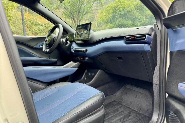 比亚迪 海鸥 2024款 荣耀版 305km 活力版中控内饰7003