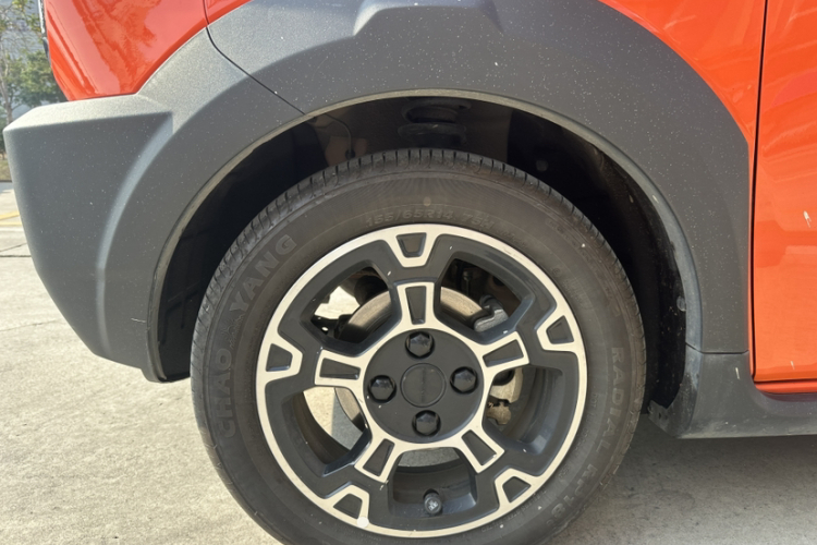 吉利银河 2024款 200km 熊猫骑士局部细节9002