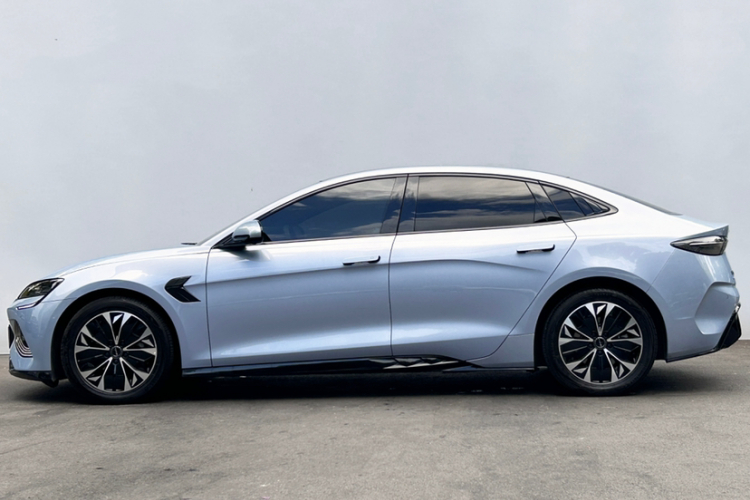 比亚迪 海豹 2023款 冠军版 550km 尊贵型车身外观6005