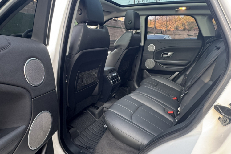 路虎 揽胜极光 2018款 240PS SE 智耀版中控内饰7004