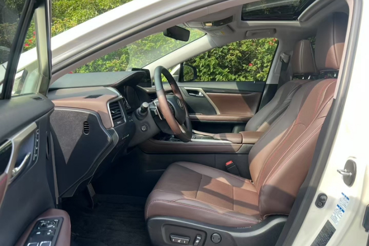 雷克萨斯RX  改款 450h 四驱典雅版中控内饰7001