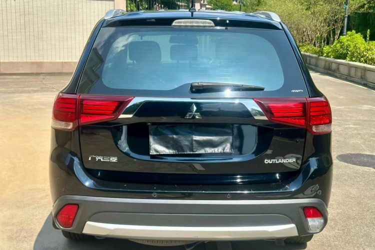 三菱 欧蓝德 2016款 2.4L 四驱豪华版 7座车身外观6005