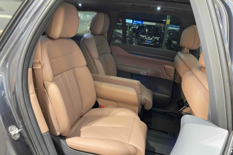 蔚来ES8 2024款 75kWh中控内饰7002