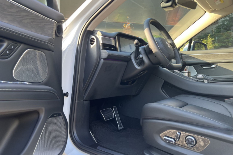 鸿蒙智行 问界M5 2022款 增程后驱标准版局部细节9005