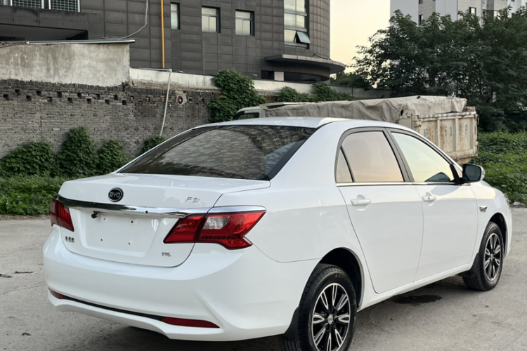 比亚迪F3 2016款 1.5L 手动豪华型车身外观6004