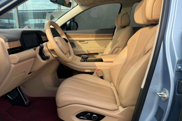 鸿蒙智行 问界M7 2024款 1.5T 智驾四驱Max版 6座中控内饰7002