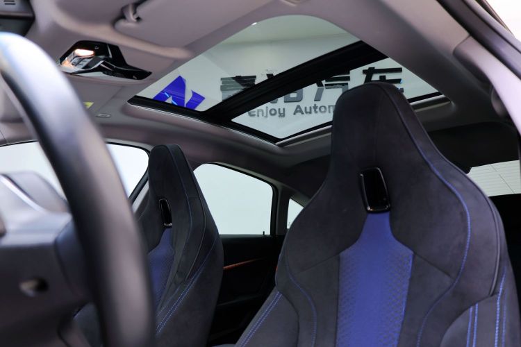 宝马2系(进口) 2021款 225i 四门轿跑车 M运动曜夜套装局部细节22