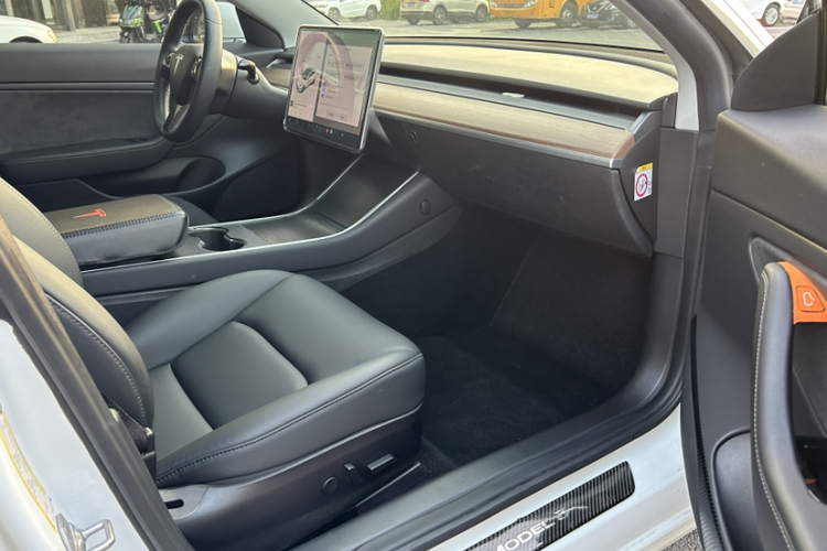 特斯拉 Model 3(进口) 2019款 长续航后驱版中控内饰7010