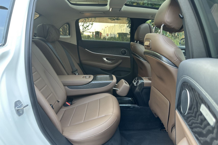 奔驰E级 2020款 E 300 L 运动时尚型中控内饰7003