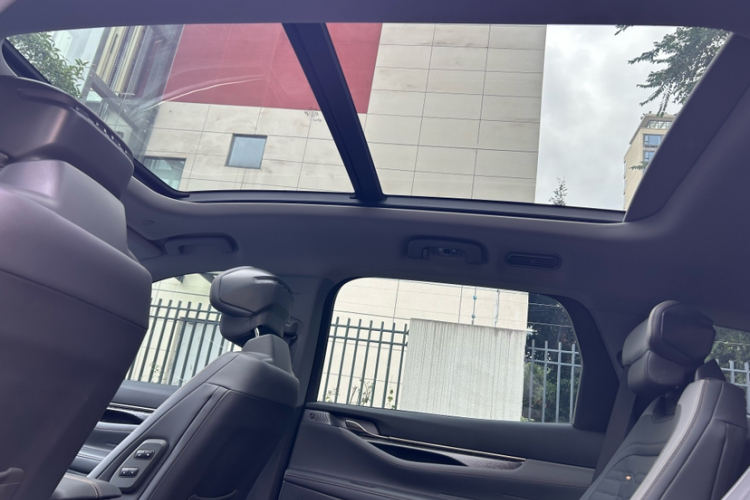 福特 2023款 锐界L 2.0T EcoBoost E混动四驱七座至尊型局部细节22