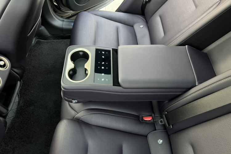 阿维塔07 2024款 Pro+增程版局部细节24