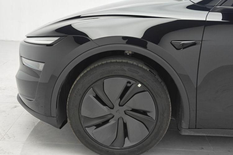 特斯拉 Model Y 2025款 后轮驱动版车身外观6003