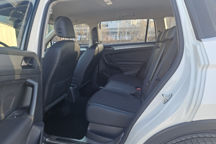 大众 途观L 2017款 330TSI 自动两驱风尚版中控内饰7003