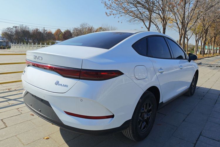 比亚迪 秦PLUS 2025款 DM-i 智驾版 55KM领先型车身外观6004