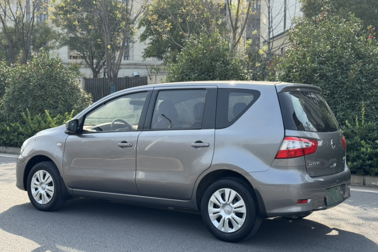 日产 骊威 2013款 1.6XE 手动舒适版车身外观6007