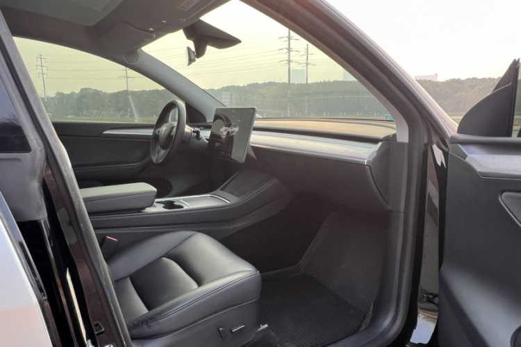 特斯拉 Model Y 2022款 后轮驱动版局部细节41