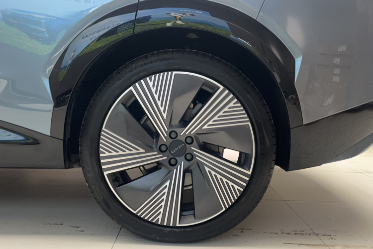 领克08 EM-P 2025款 220km 四驱性能Halo局部细节9001