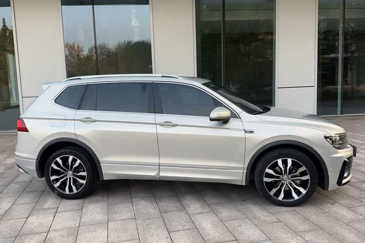 大众 途观L 2020款 330TSI 自动两驱R-Line旗舰版 国VI车身外观6002