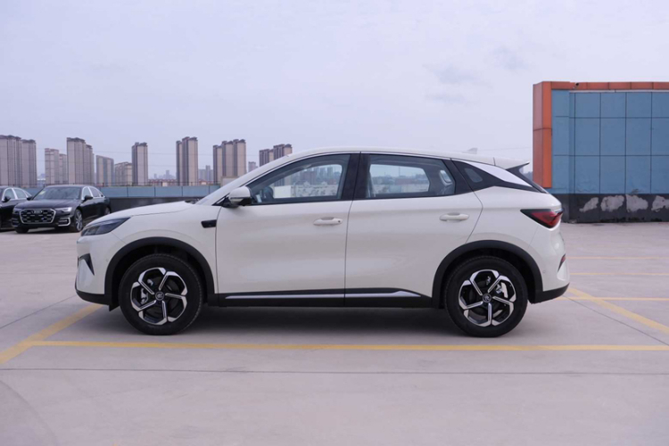 比亚迪 元PLUS 2025款 智驾版 510KM 领先型车身外观6004