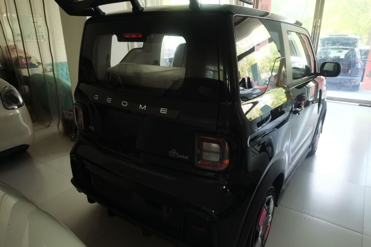 吉利汽车 2025款 210km 熊猫卡丁车身外观6005