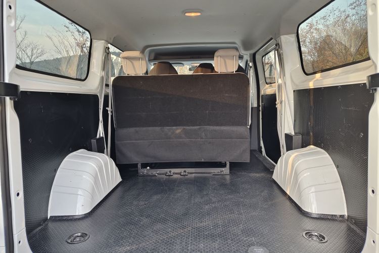 上汽大通MAXUS 大拿V1 2024款 V1 短轴低顶 多功能版（51kWh）局部细节23